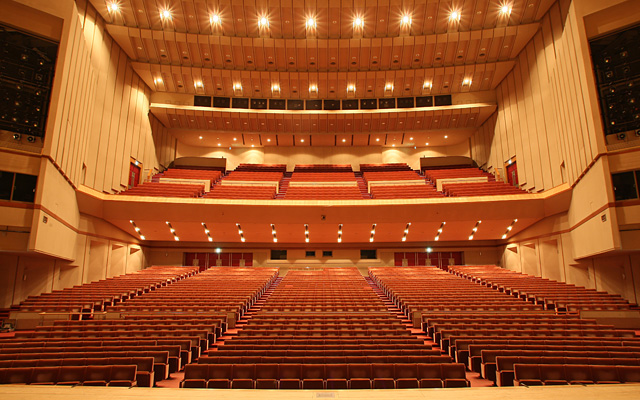 山梨県立県民文化ホール　大ホール